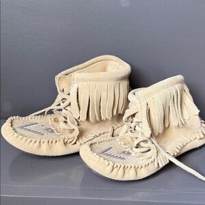 Stylish Beige Fringe Moccasins for Women